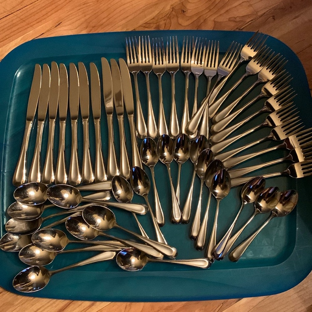 Oneida Sand Dune Huge lot of 51 pcs flatware stainless steel cutlery silverware